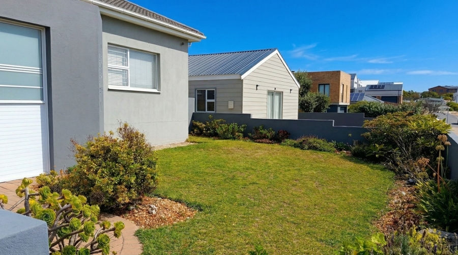4 Bedroom Property for Sale in Oceanview Heights Western Cape